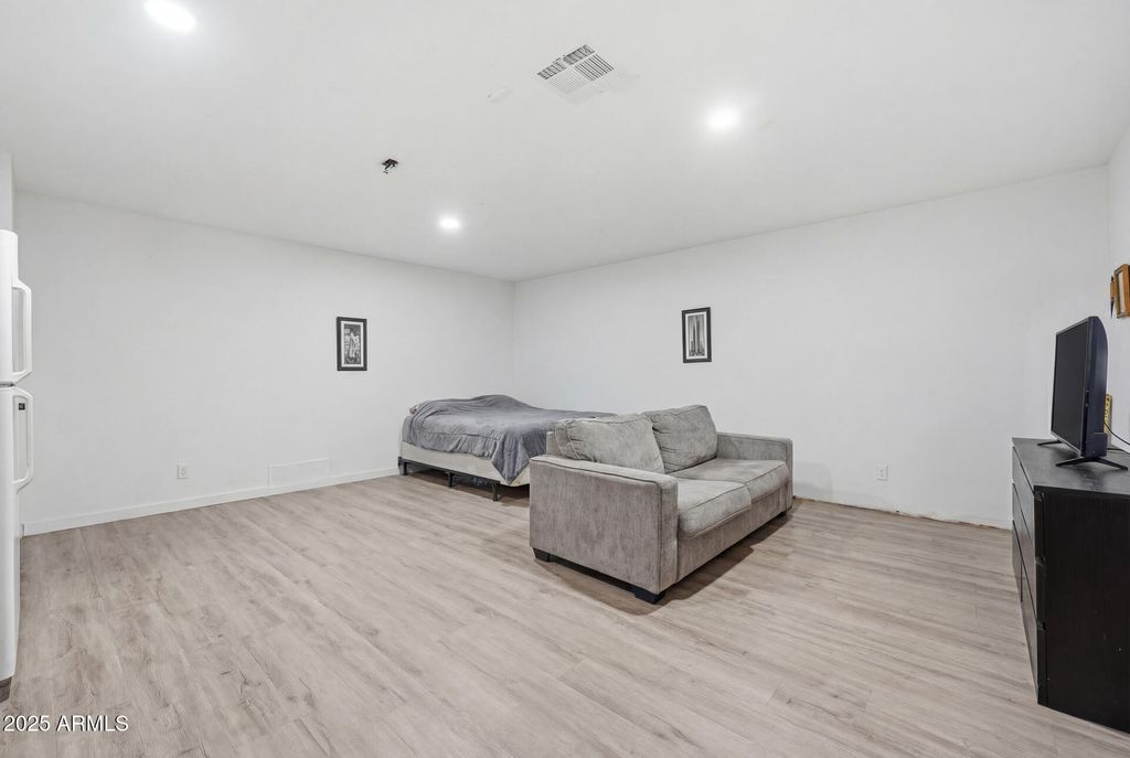 Image 13 of property listing at 16065 W JACKSON Street, Goodyear, AZ 85338