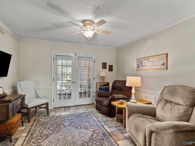 1804 SE Eastwood Drive SE, Decatur, AL 35601