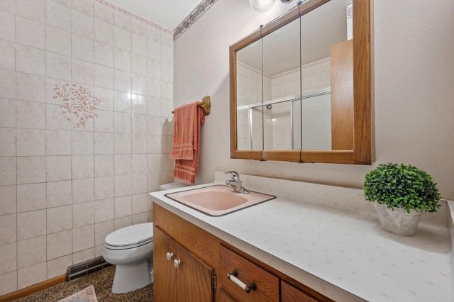 1835 W Kimberly AVENUE, Milwaukee, WI 53221