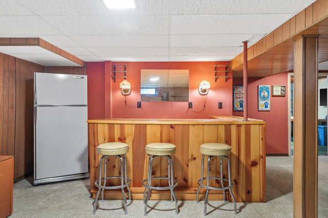 1835 W Kimberly AVENUE, Milwaukee, WI 53221