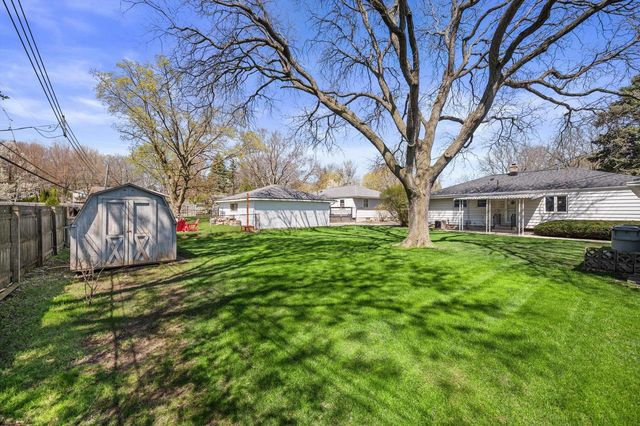 1835 W Kimberly AVENUE, Milwaukee, WI 53221