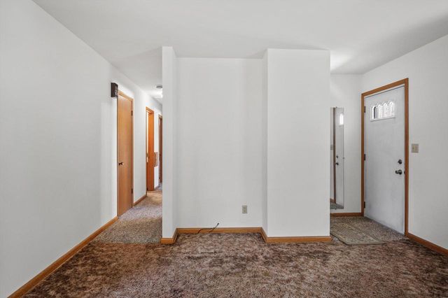 1835 W Kimberly AVENUE, Milwaukee, WI 53221