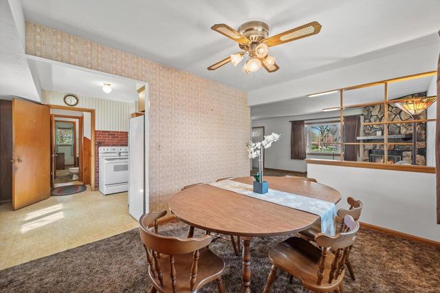 1835 W Kimberly AVENUE, Milwaukee, WI 53221