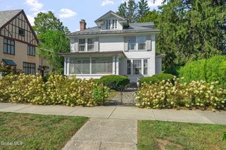 39 5th Avenue, Saratoga Springs, NY 12866