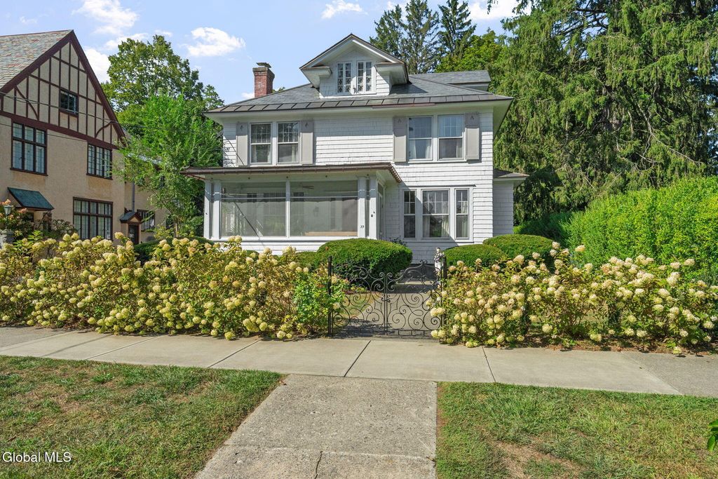 39 5th Avenue, Saratoga Springs, NY 12866