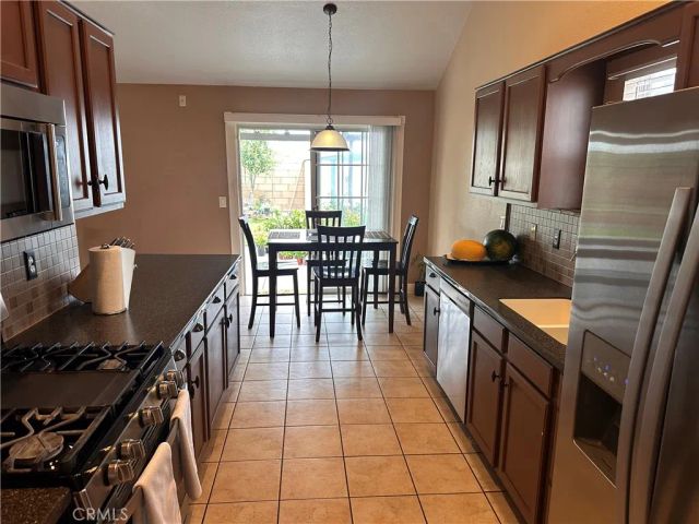 27631 Powell, Highland, CA 92346
