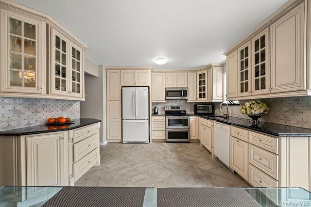 24058 65th Avenue, Little Neck, NY 11362