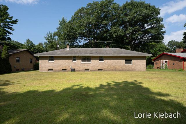 18452 168th Avenue, Spring Lake, MI 49456