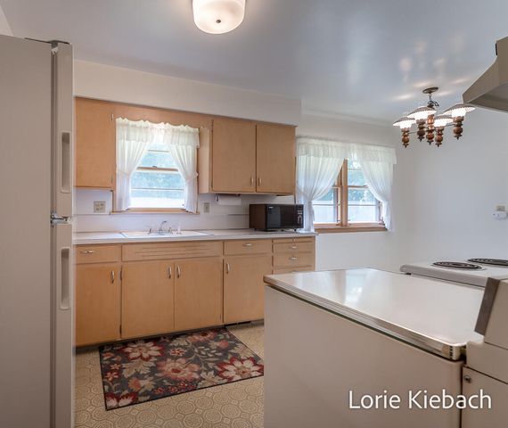 18452 168th Avenue, Spring Lake, MI 49456