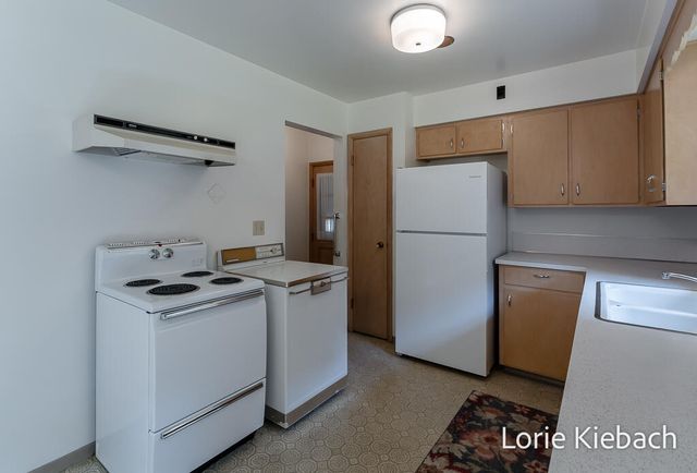 18452 168th Avenue, Spring Lake, MI 49456
