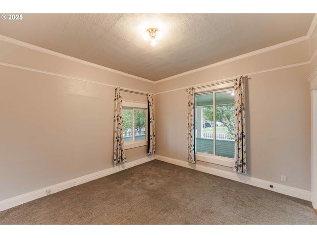 211 MONROE St, Eugene, OR 97402