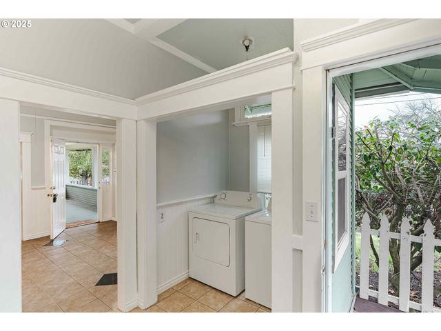 211 MONROE St, Eugene, OR 97402