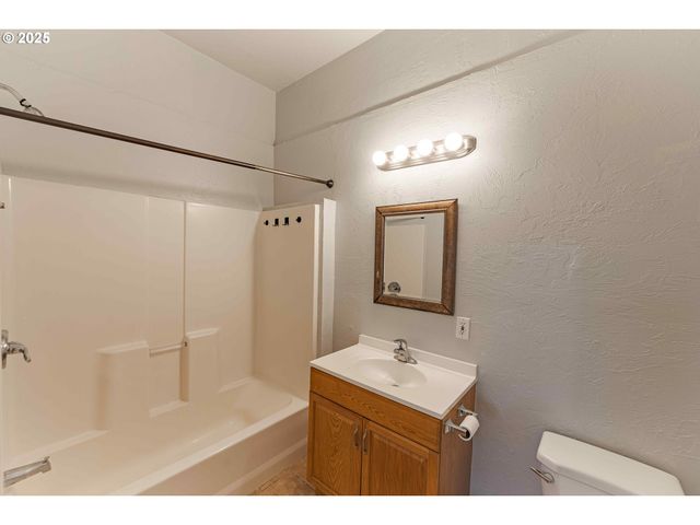 211 MONROE St, Eugene, OR 97402