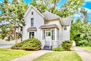 838 Cedar Avenue, Elgin, IL 60120