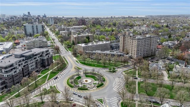 33 Gates Circle 4D, Buffalo, NY 14222