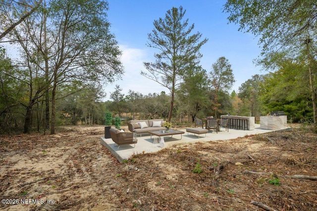 194 WHIRLWIND Loop, Hawthorne, FL 32640