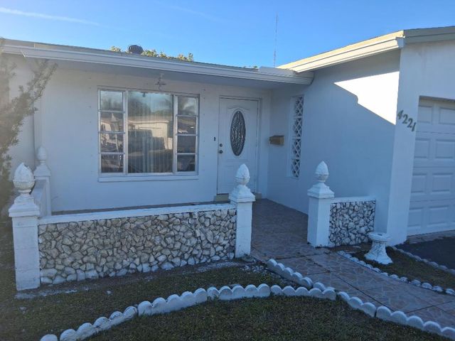 4221 NW 51st Avenue NE, Lauderdale Lakes, FL 33319