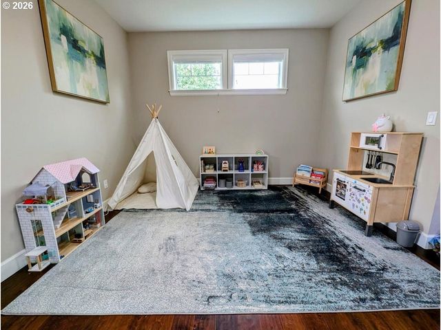 15910 Nw HECKMAN Ln, Portland, OR 97229