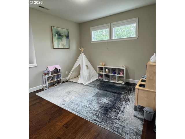 15910 Nw HECKMAN Ln, Portland, OR 97229
