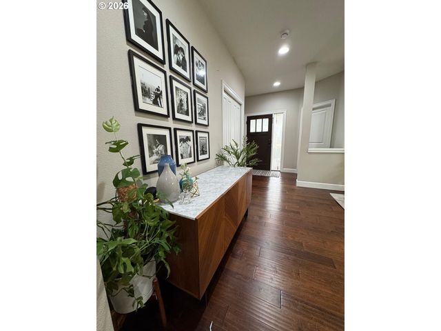 15910 Nw HECKMAN Ln, Portland, OR 97229