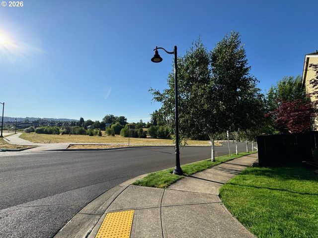15910 Nw HECKMAN Ln, Portland, OR 97229