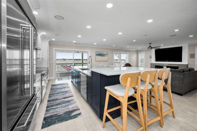 804 BAY POINT DRIVE, Madeira Beach, FL 33708