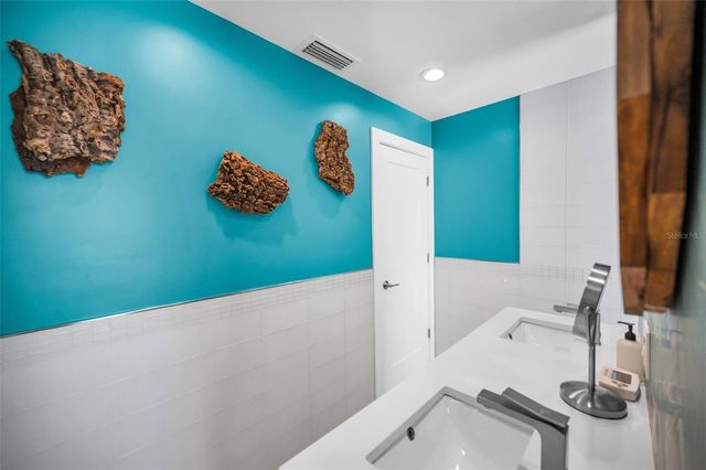 804 BAY POINT DRIVE, Madeira Beach, FL 33708