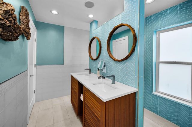 804 BAY POINT DRIVE, Madeira Beach, FL 33708