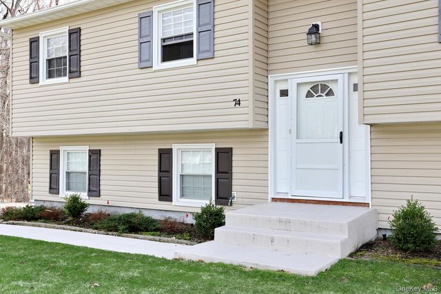 74 Minuteman Circle, Orangeburg, NY 10962