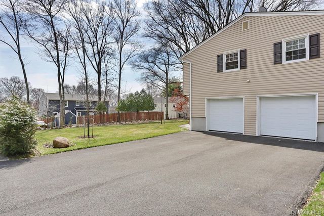 74 Minuteman Circle, Orangeburg, NY 10962