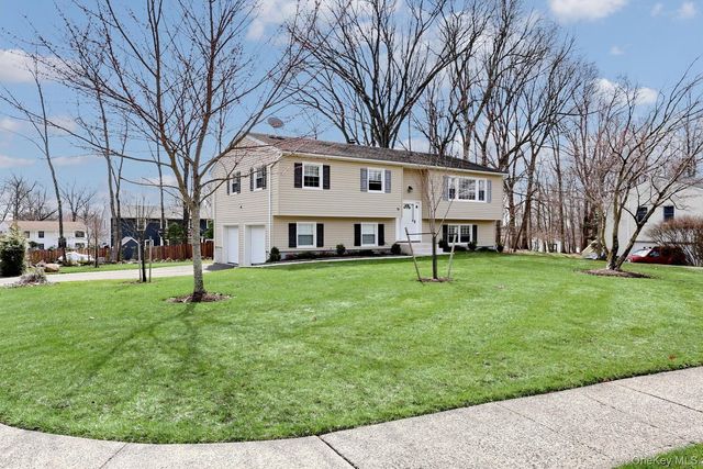 74 Minuteman Circle, Orangeburg, NY 10962
