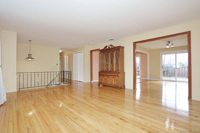 74 Minuteman Circle, Orangeburg, NY 10962