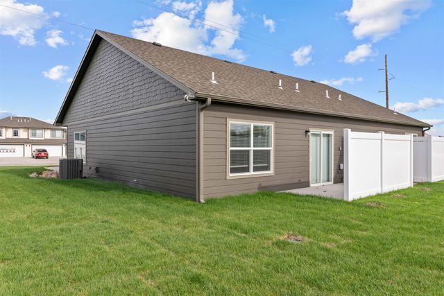 2760 Tim Rogers Ln, Salina, KS 67401