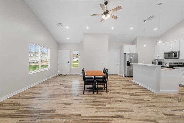 2760 Tim Rogers Ln, Salina, KS 67401