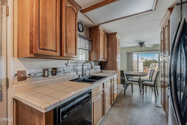 5 Robertson Way 5, Thousand Oaks, CA 91320