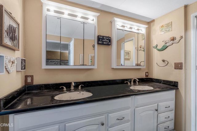 5 Robertson Way 5, Thousand Oaks, CA 91320