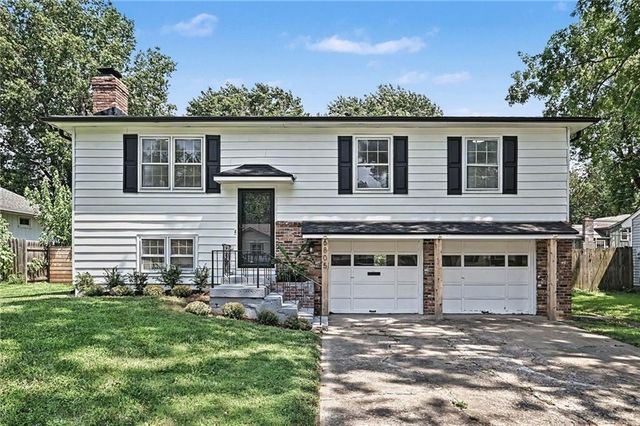 6805 Switzer Lane, Shawnee, KS 66203