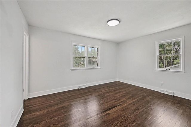 6805 Switzer Lane, Shawnee, KS 66203