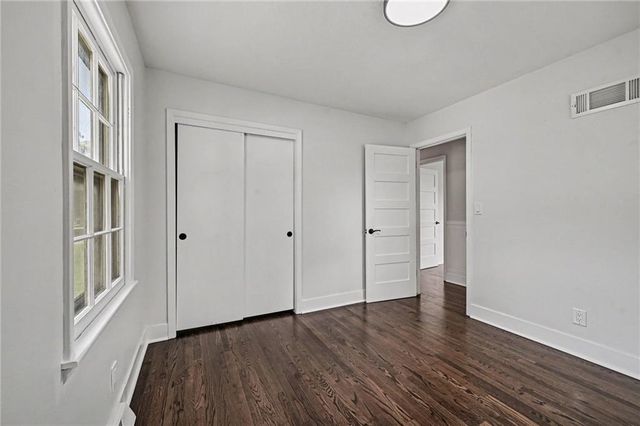 6805 Switzer Lane, Shawnee, KS 66203