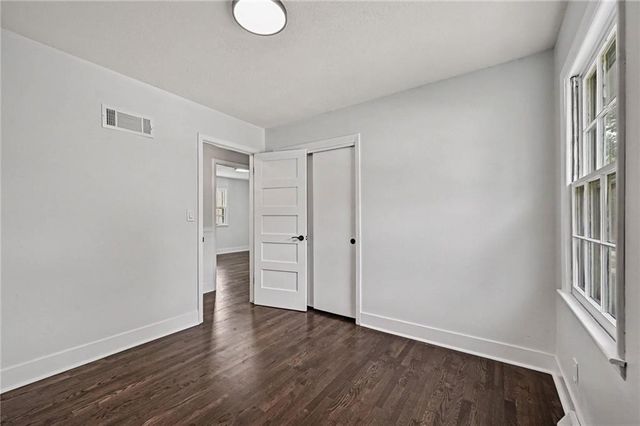 6805 Switzer Lane, Shawnee, KS 66203