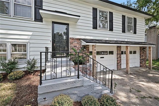 6805 Switzer Lane, Shawnee, KS 66203