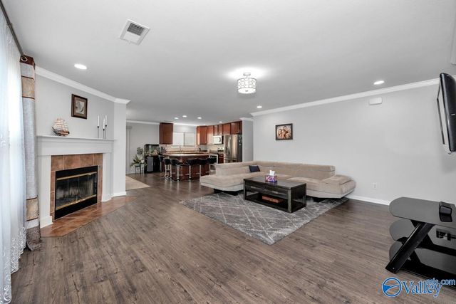 103 Coach Glen Drive, Owens Cross Roads, AL 35763