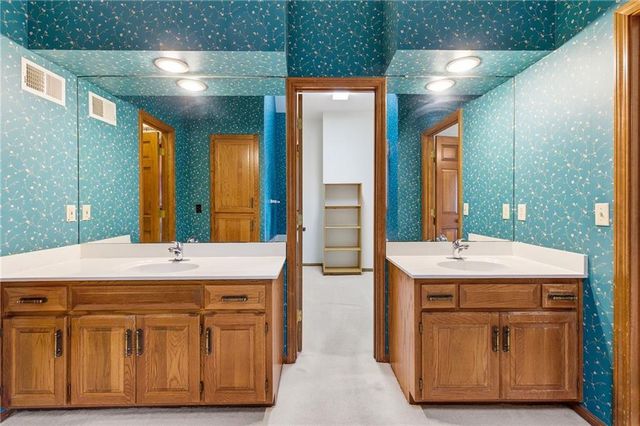 11012 W 125th Street, Overland Park, KS 66213