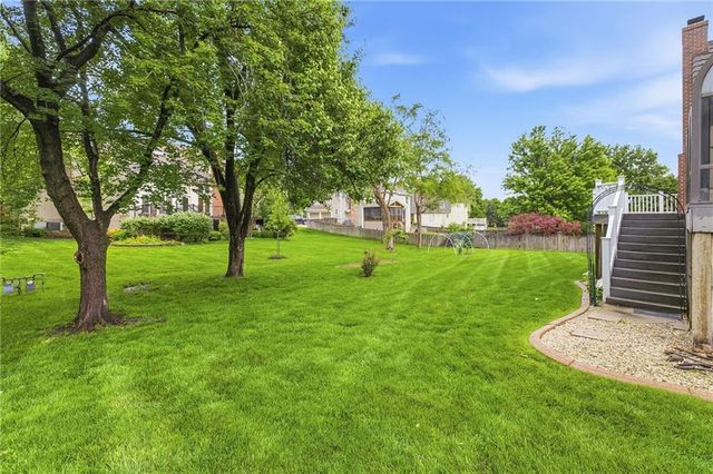 11012 W 125th Street, Overland Park, KS 66213