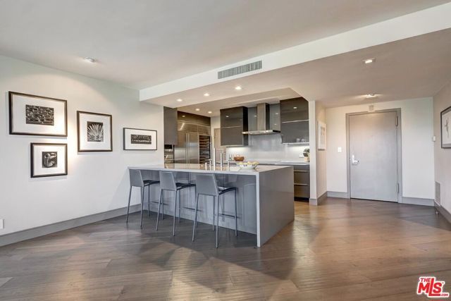 865 Comstock Avenue 16F, Los Angeles, CA 90024