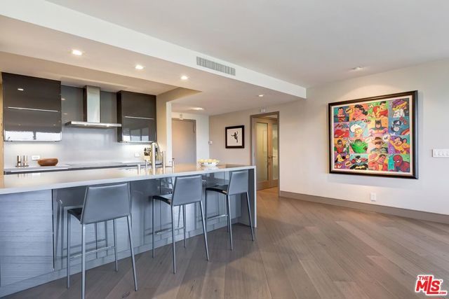 865 Comstock Avenue 16F, Los Angeles, CA 90024