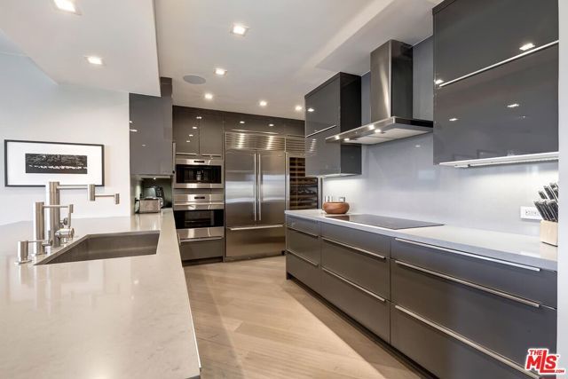 865 Comstock Avenue 16F, Los Angeles, CA 90024