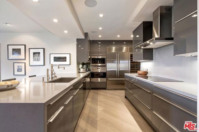865 Comstock Avenue 16F, Los Angeles, CA 90024