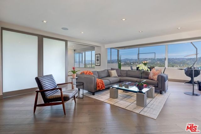 865 Comstock Avenue 16F, Los Angeles, CA 90024