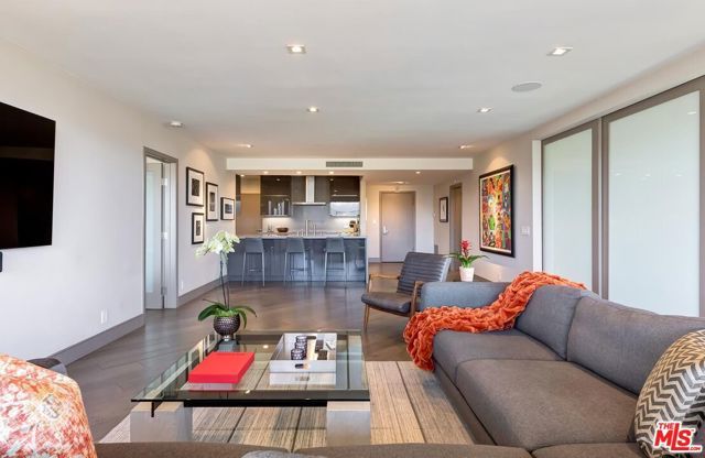 865 Comstock Avenue 16F, Los Angeles, CA 90024